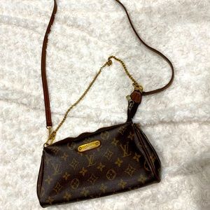 Louis Vuitton Eva clutch